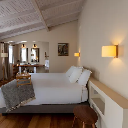 Quinta Da Abelheira 1660 Farm stay